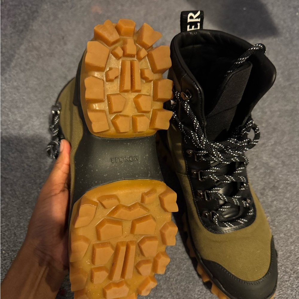 MONCLER hiking boots - Picture 5 of 6